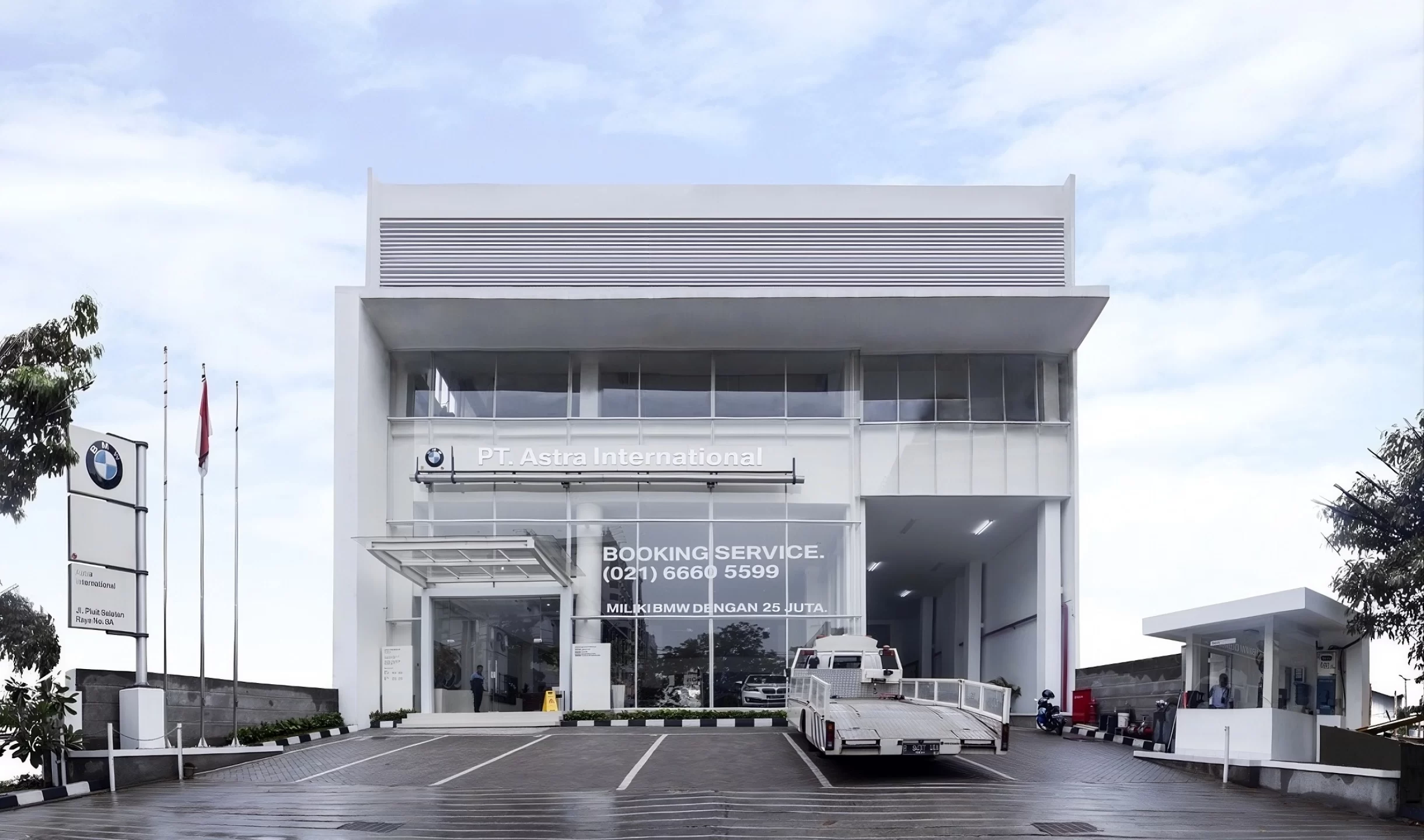 Salah satu Kantor Cabang BMW menggunakan mesin antrian dari alatantrian.com